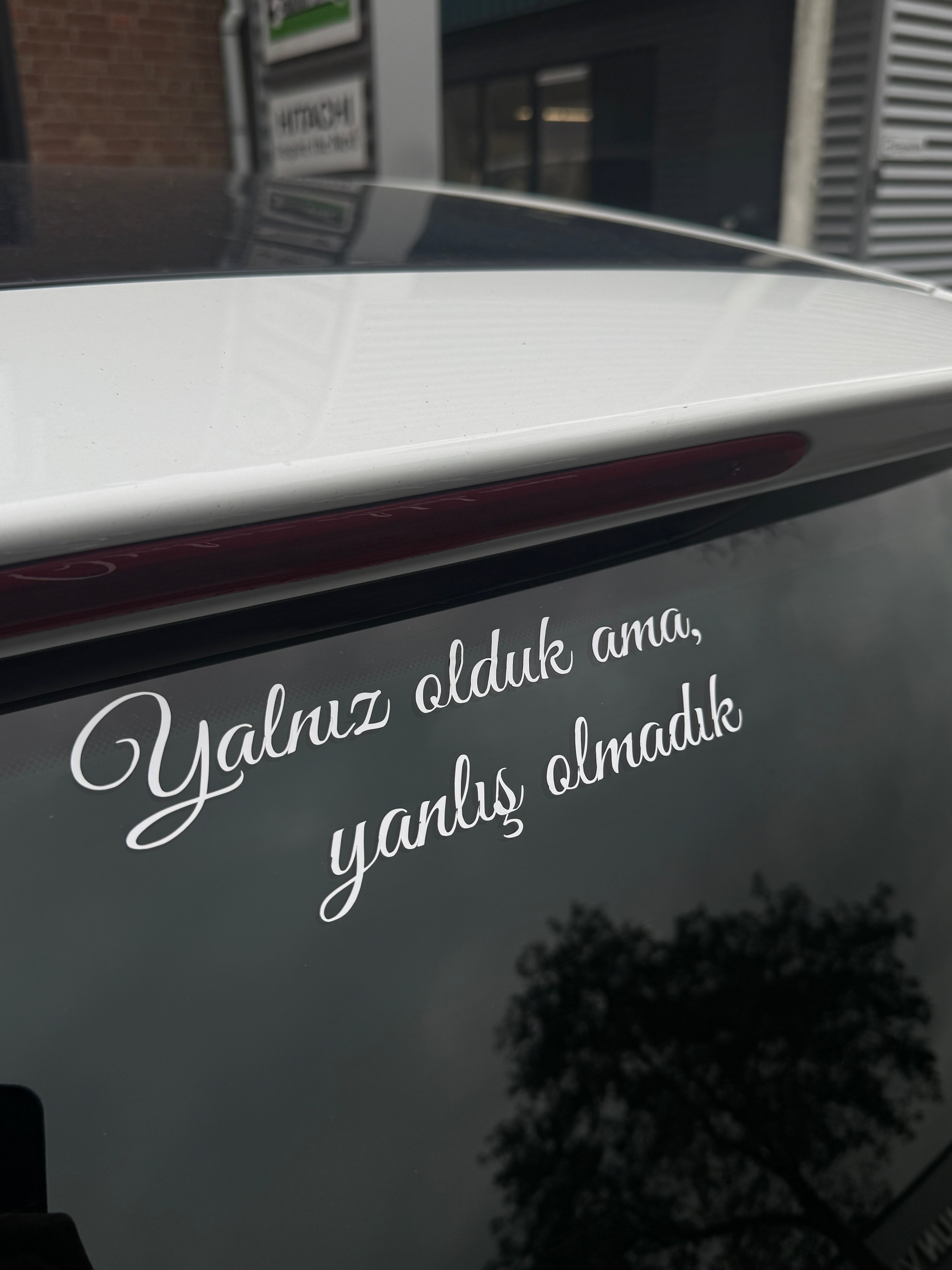 Yalnız Olduk Ama Yanlış Olmadık