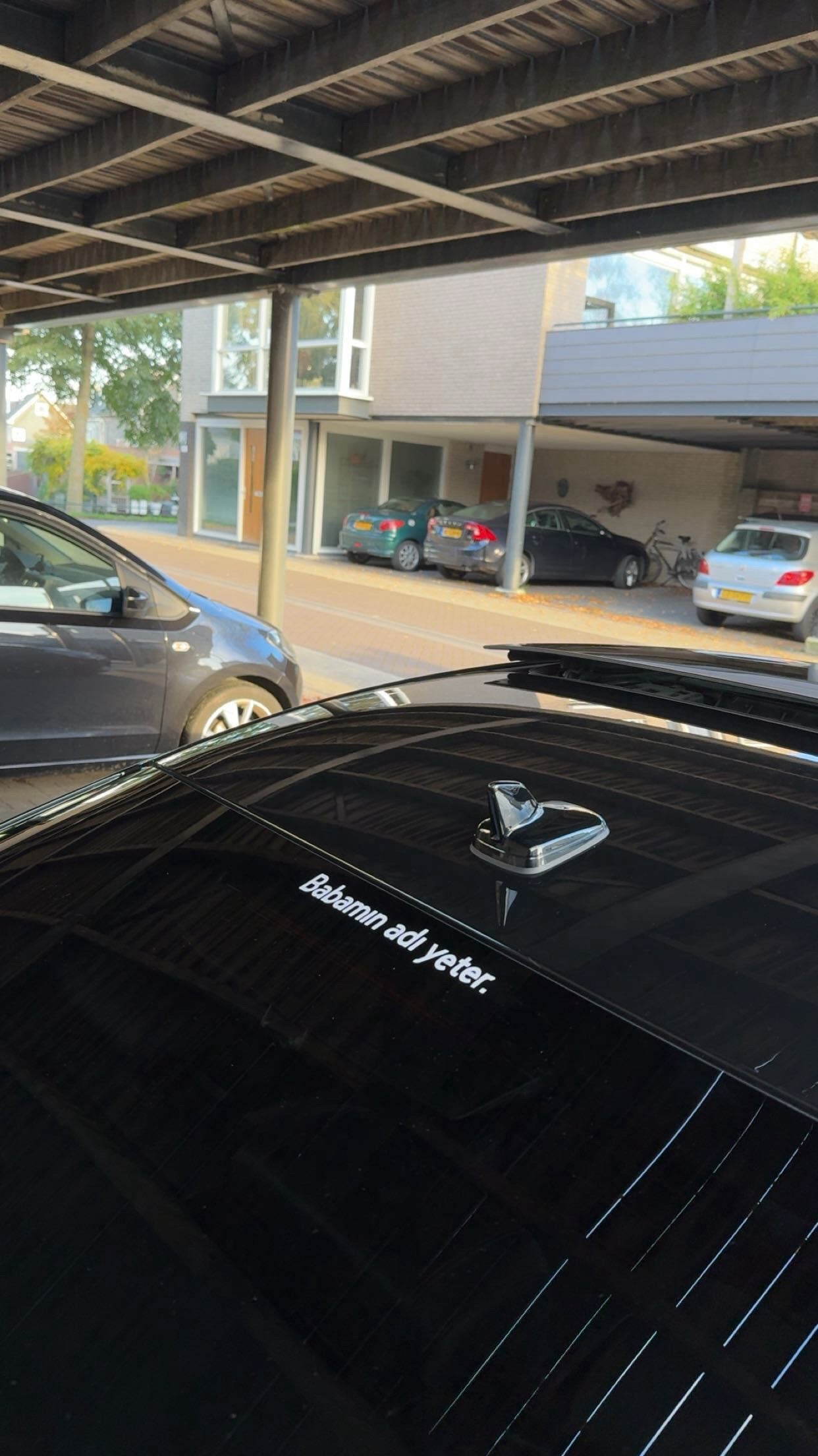 Babamın adı yeter.